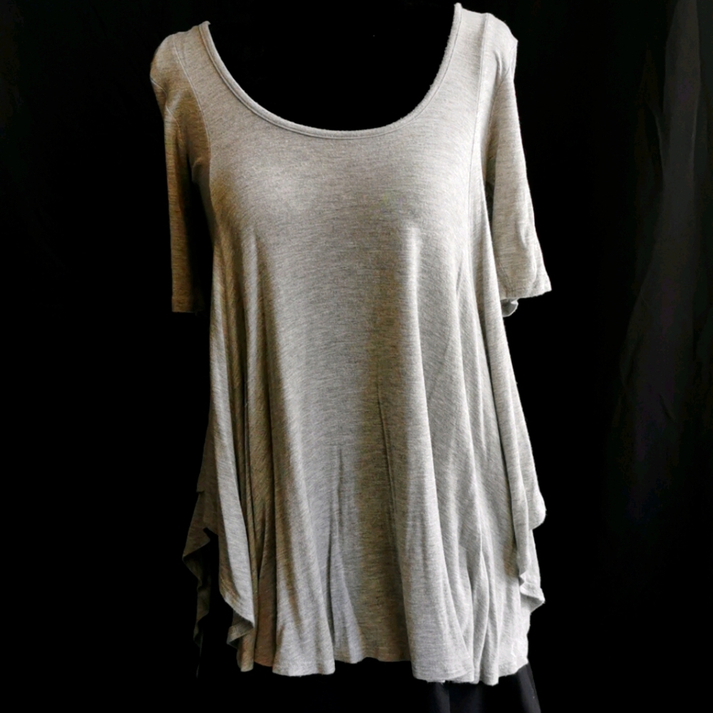 Grey top